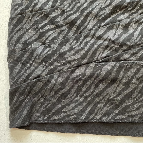 Express Zebra Mini Skirt Gray Black - Picture 4 of 8